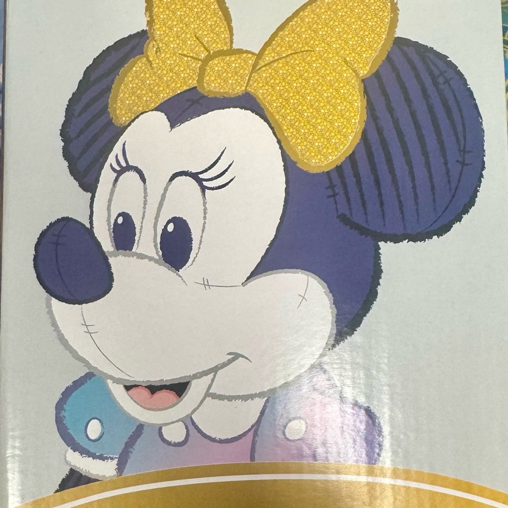 Scentsy Minnie Mouse with Yellow Bow